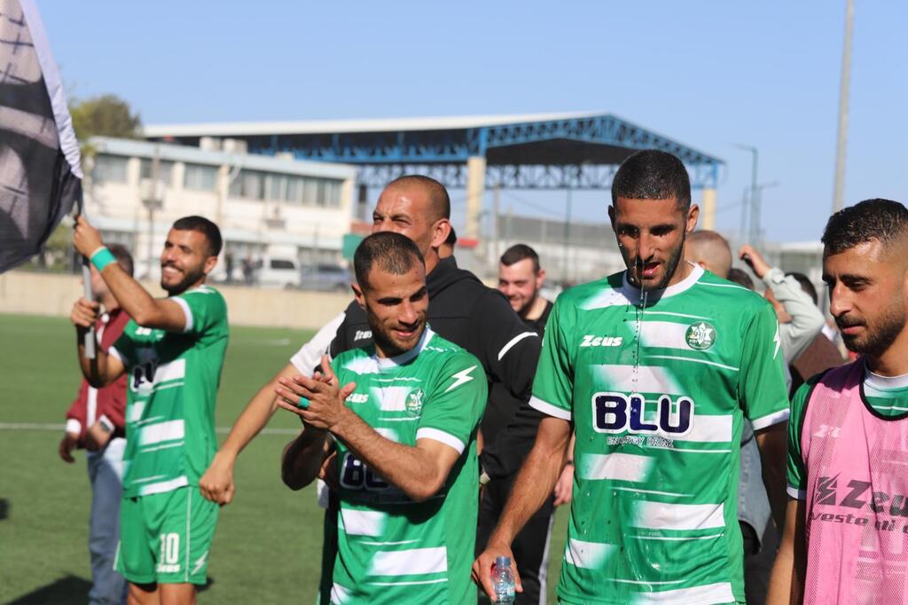 أخاء الناصرة يُحكم قبضته على الصدارة بثلاثية في باقة