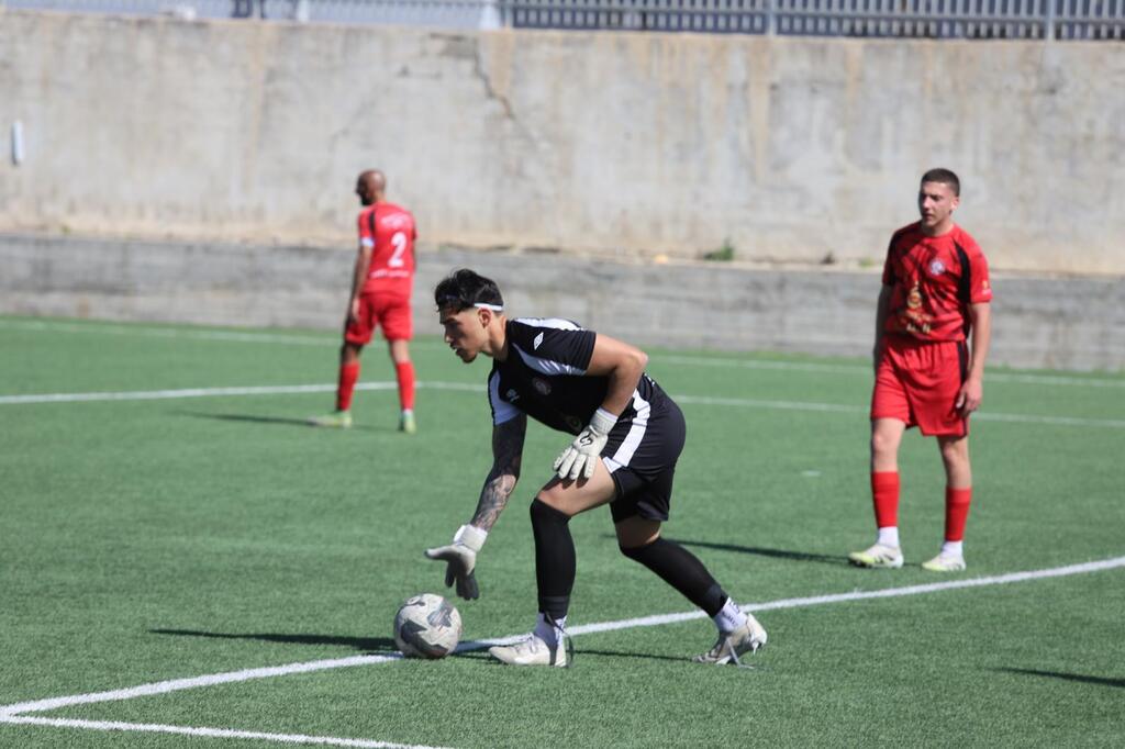 أخاء الناصرة يُحكم قبضته على الصدارة بثلاثية في باقة