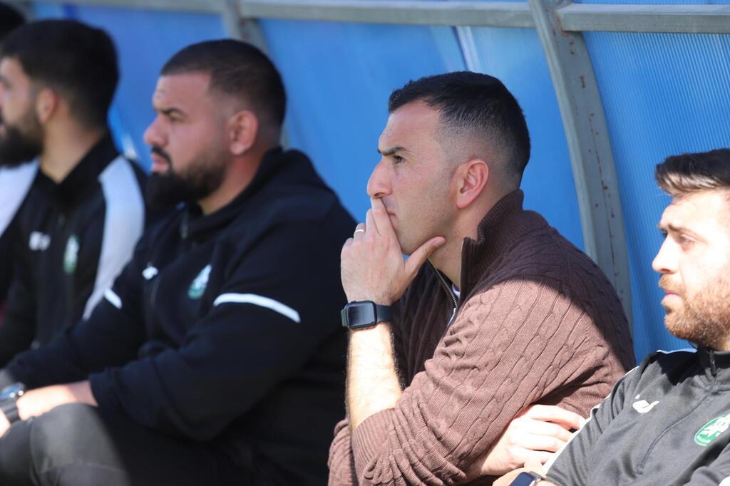 أخاء الناصرة يُحكم قبضته على الصدارة بثلاثية في باقة