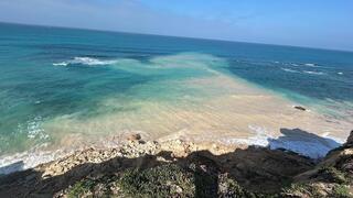 سلطة الطبيعة: انهيار جزء من الجرف قرب شاطئ في هرتسليا