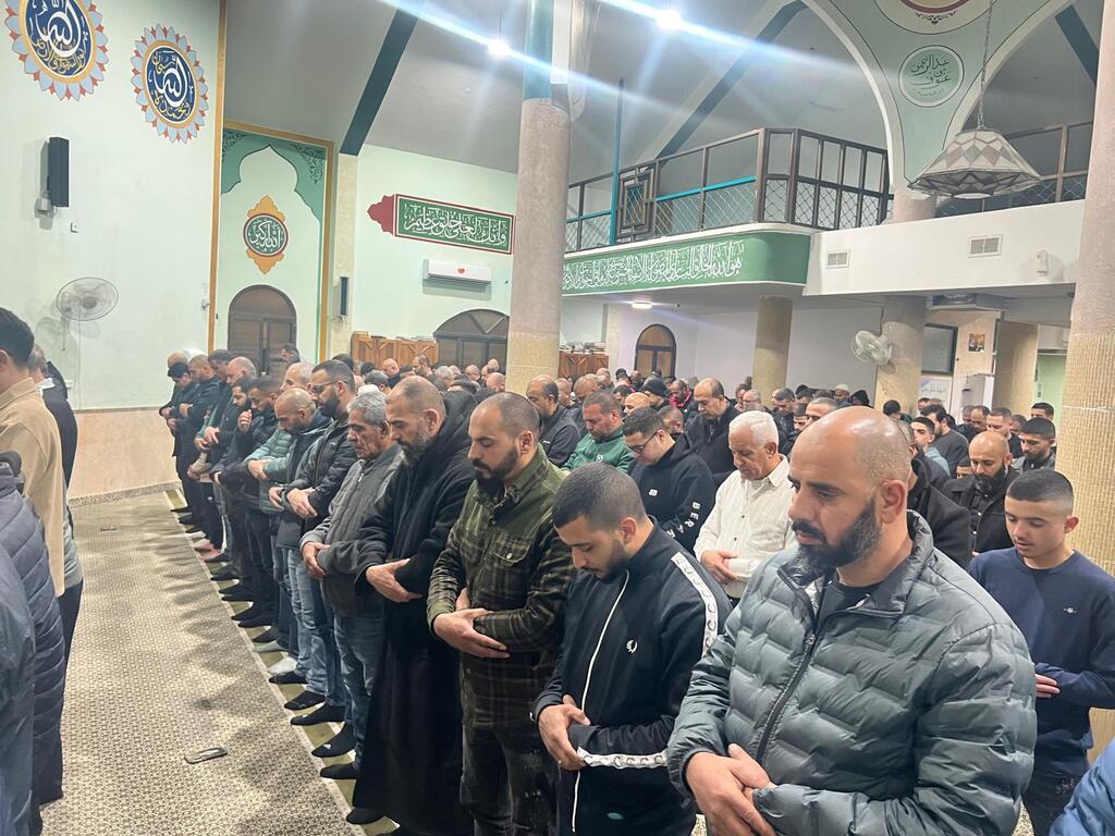 عرعرة وعارة تعمران مساجدهما بالمئات في الليلة السابعة من رمضان