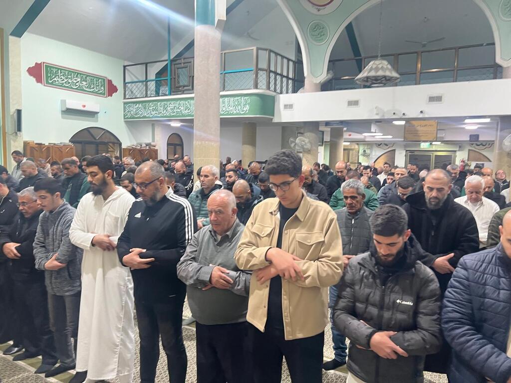 عرعرة وعارة تعمران مساجدهما بالمئات في الليلة السابعة من رمضان