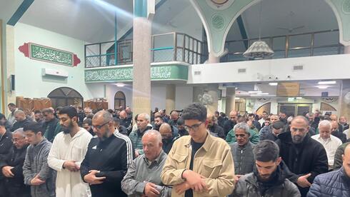 عرعرة وعارة تعمران مساجدهما بالمئات في الليلة السابعة من رمضان