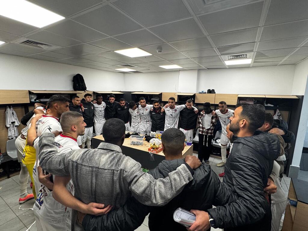 كفرقاسم يخطف نقطة ثمينة من كريات يام في عكا ويُبقي آماله قائمة بعد تعادل 1-1 (راديو الناس) كفرقاسم يخطف نقطة ثمينة من كريات يام في عكا ويُبقي آماله قائمة بعد تعادل 1-1