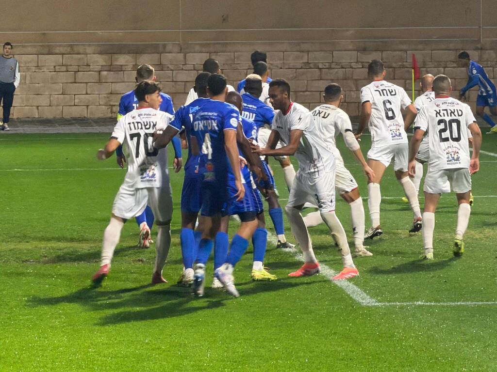 كفرقاسم يخطف نقطة ثمينة من كريات يام في عكا ويُبقي آماله قائمة بعد تعادل 1-1 (راديو الناس) كفرقاسم يخطف نقطة ثمينة من كريات يام في عكا ويُبقي آماله قائمة بعد تعادل 1-1