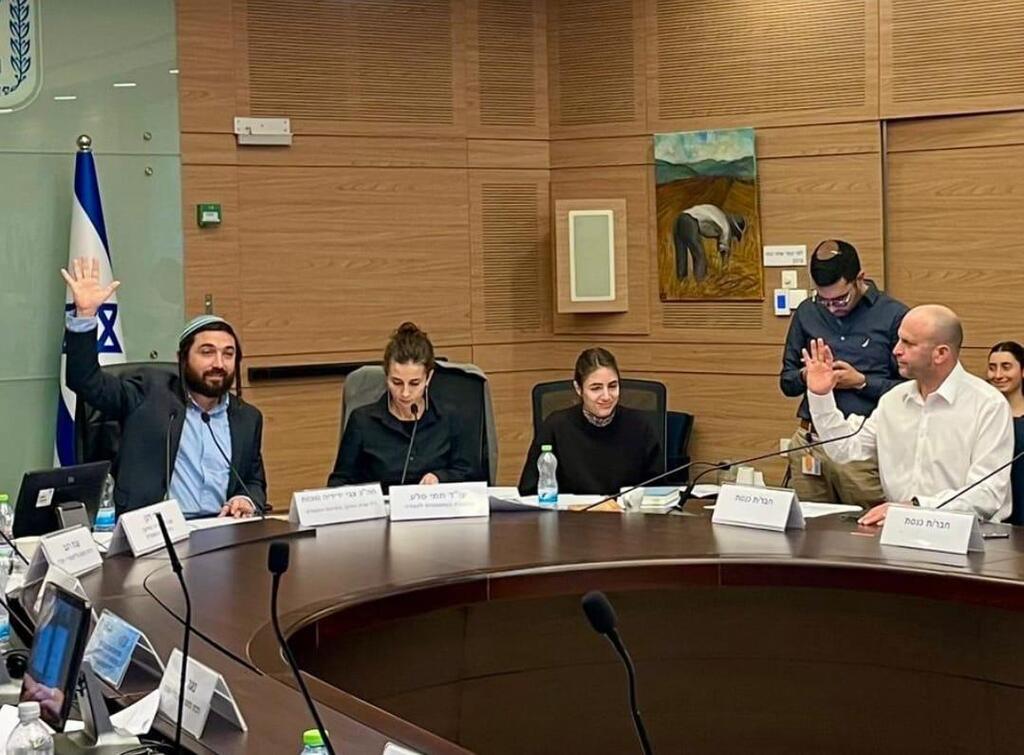 لجنة التعليم تصادق على قانون يمنح أفضلية لجنود الاحتياط في القبول للجامعات