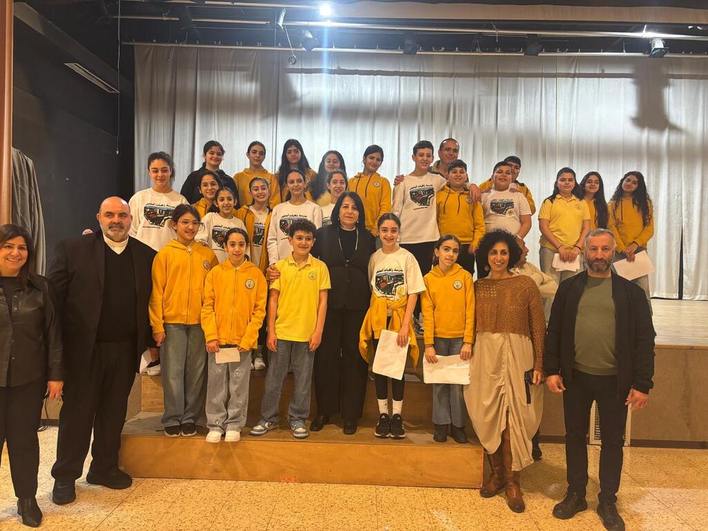 أورنا سمحون تزور المدارس الأهلية في الناصرة