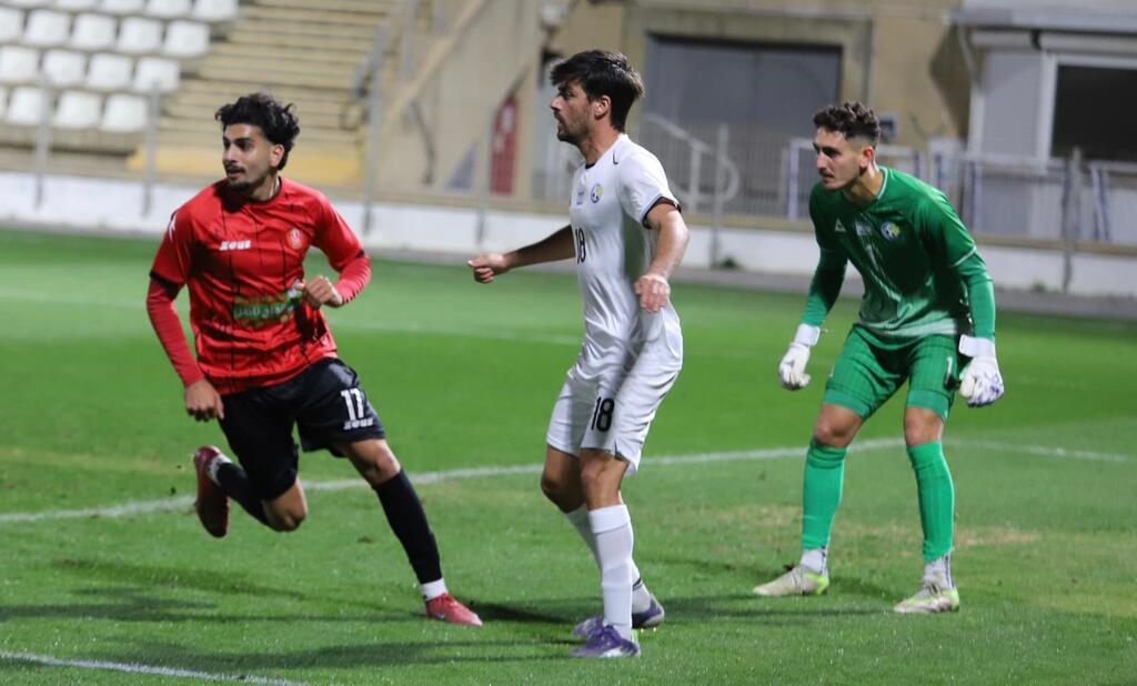 هبوعيل أم الفحم يخطف نقطة خارجية من مكابي آتا-بيالك (راديو الناس) هبوعيل أم الفحم يخطف نقطة خارجية من مكابي آتا-بيالك