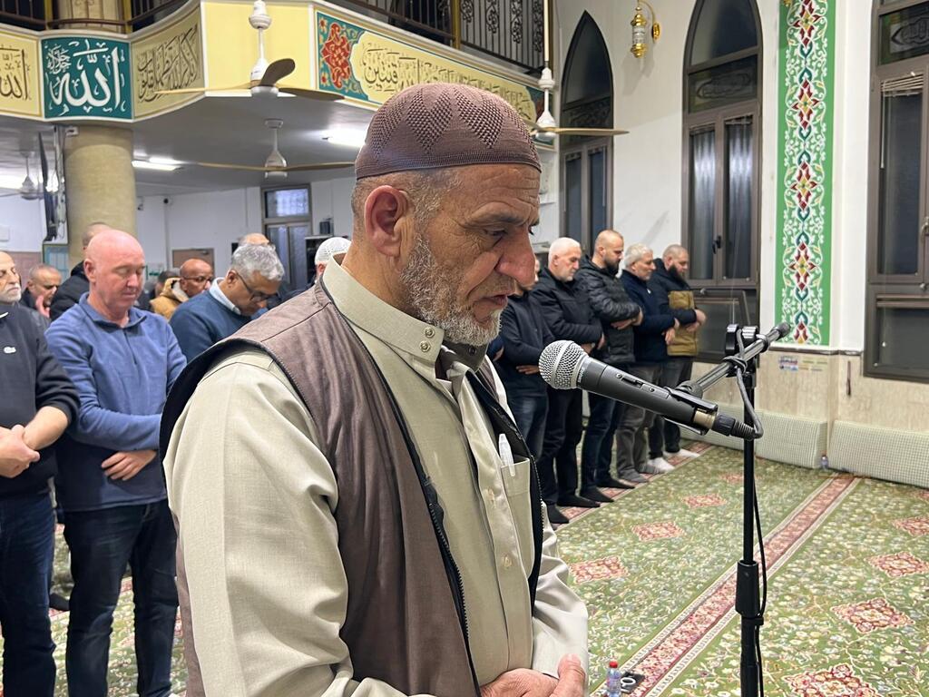 صلاة التراويح في بلدة عارة