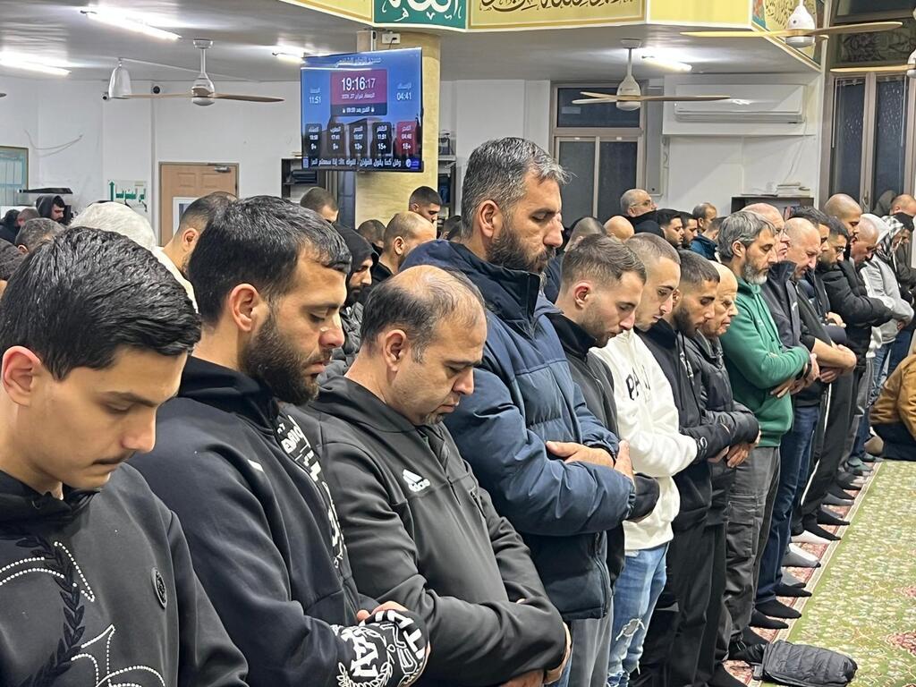 صلاة التراويح في بلدة عارة