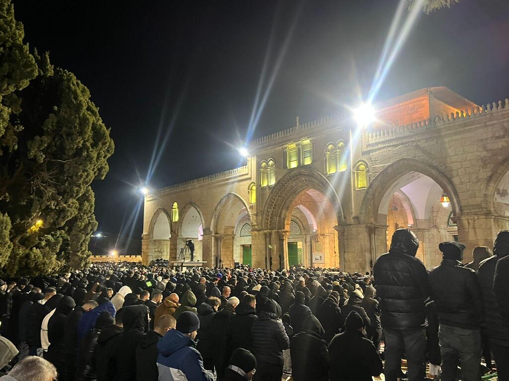 صلاة التراويح في المسجد الأقصى (وفق البند 27 أ لقانون حقوق النشر 2007) صلاة التراويح في المسجد الأقصى