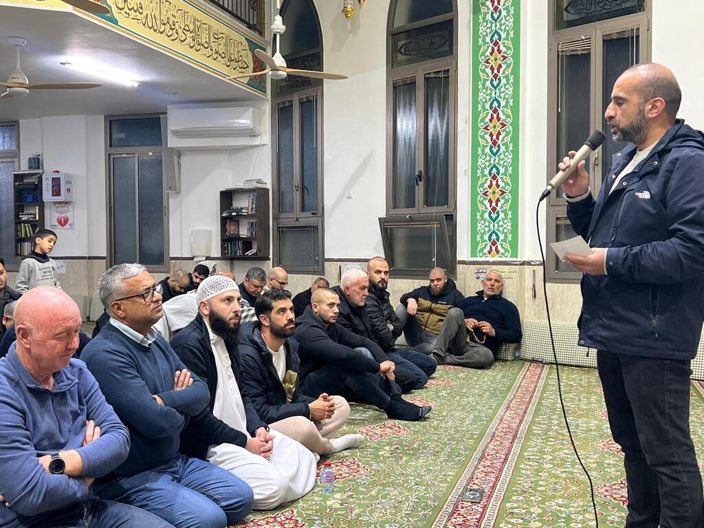 صلاة التراويح في بلدة عارة