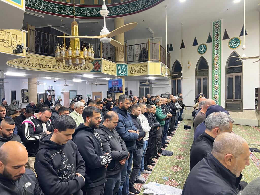 صلاة التراويح في بلدة عارة