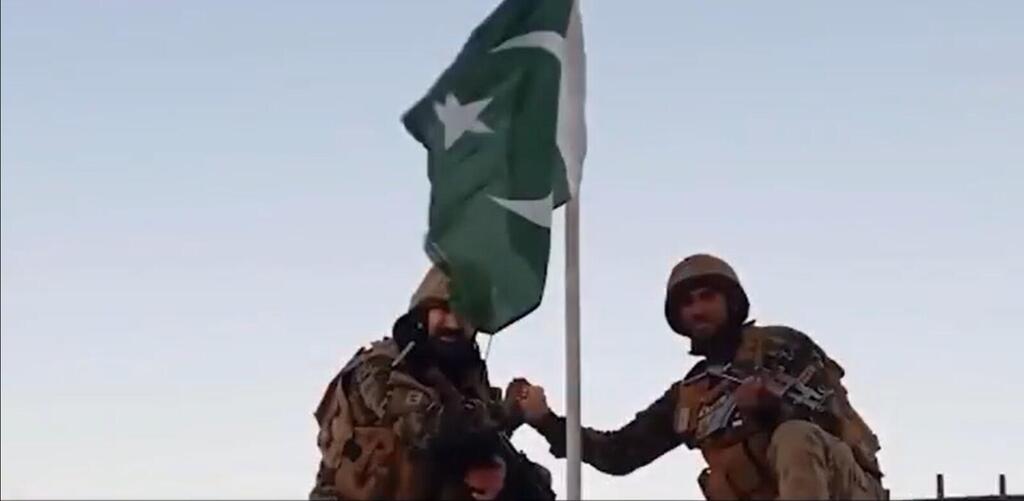 تصعيد خطير بين باكستان وأفغانستان وإعلان "حرب مفتوحة" على وقع اشتباكات دامية