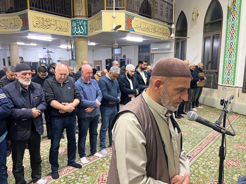 صلاة التراويح في بلدة عارة