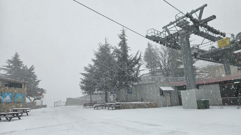 ثلوج على جبل الشيخ (موقع جبل الشيخ) ثلوج على جبل الشيخ