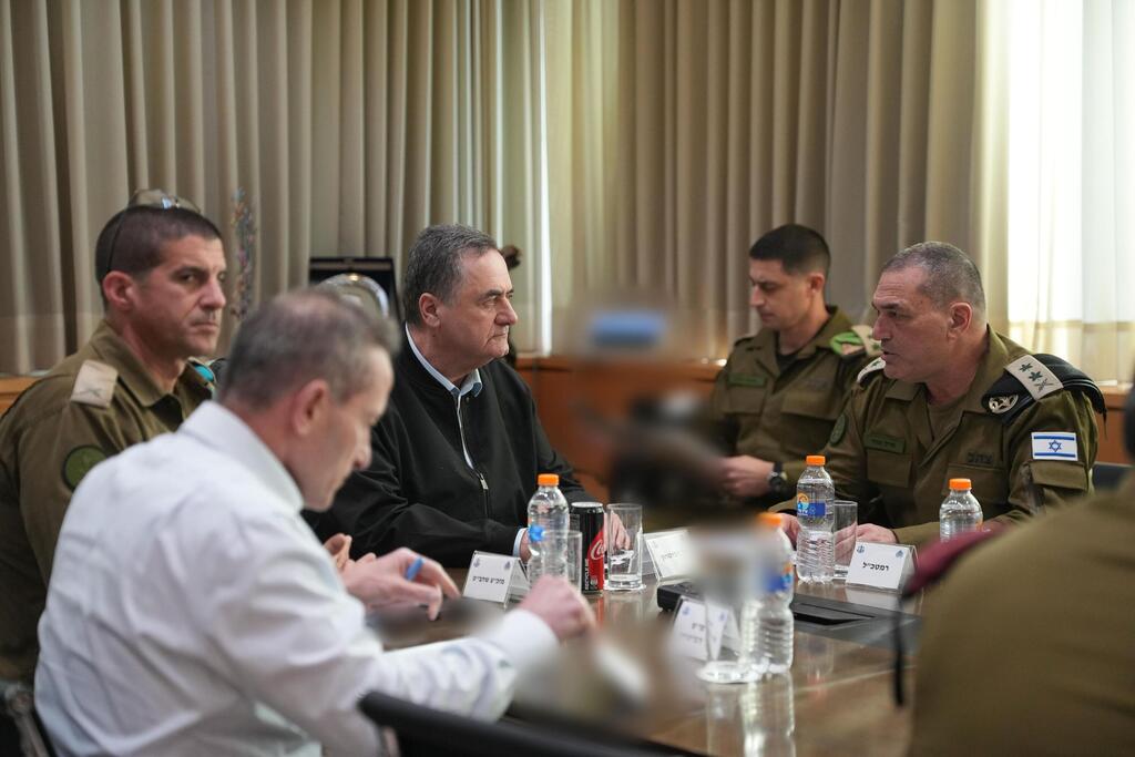 وزير الأمن يسرائيل كاتس عقد تقييمًا أمنيًا رفيع المستوى قبيل عملية إطلاق "زئير الأسد"