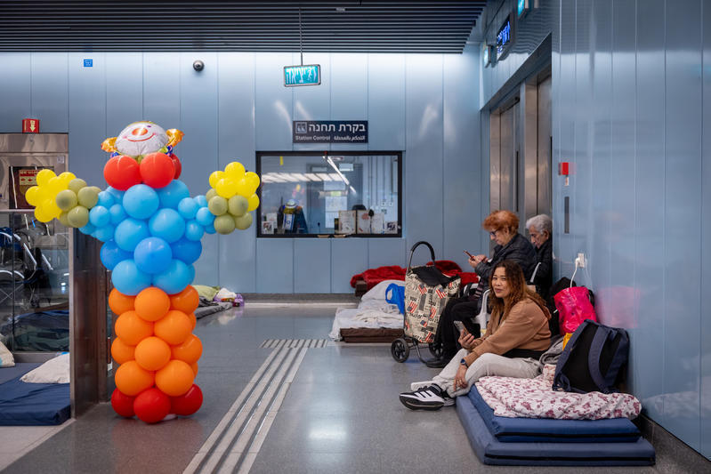 احتفالات البوريم في داخل الملاجئ والمباني المخصنة