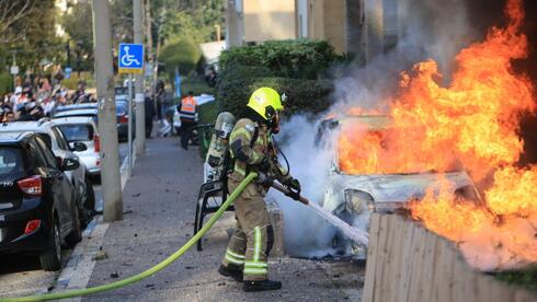 أضرار مادية لمبانٍ ومركبات بعد رشقة صاروخية في المركز