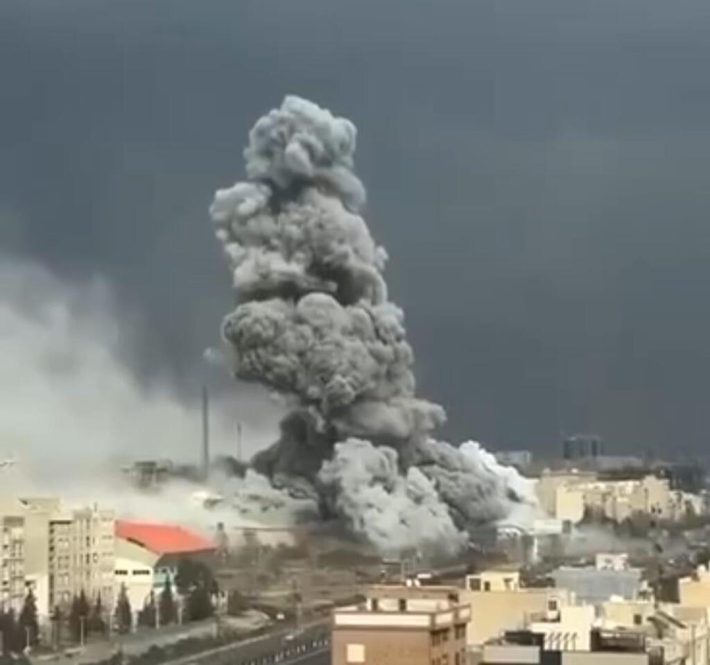 انفجارات تهز طهران (تصوير شاشة) انفجارات تهز طهران