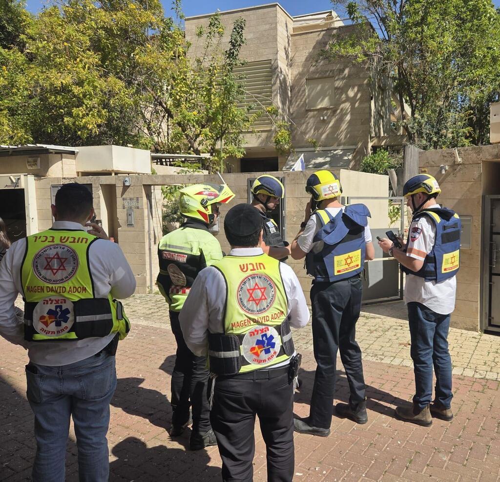 سقوط شظايا في منطقة بيتح تكفا - المركز