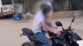 توثيق: عرّض حياة شقيقه الرضيع للخطر من أجل "لايكات"