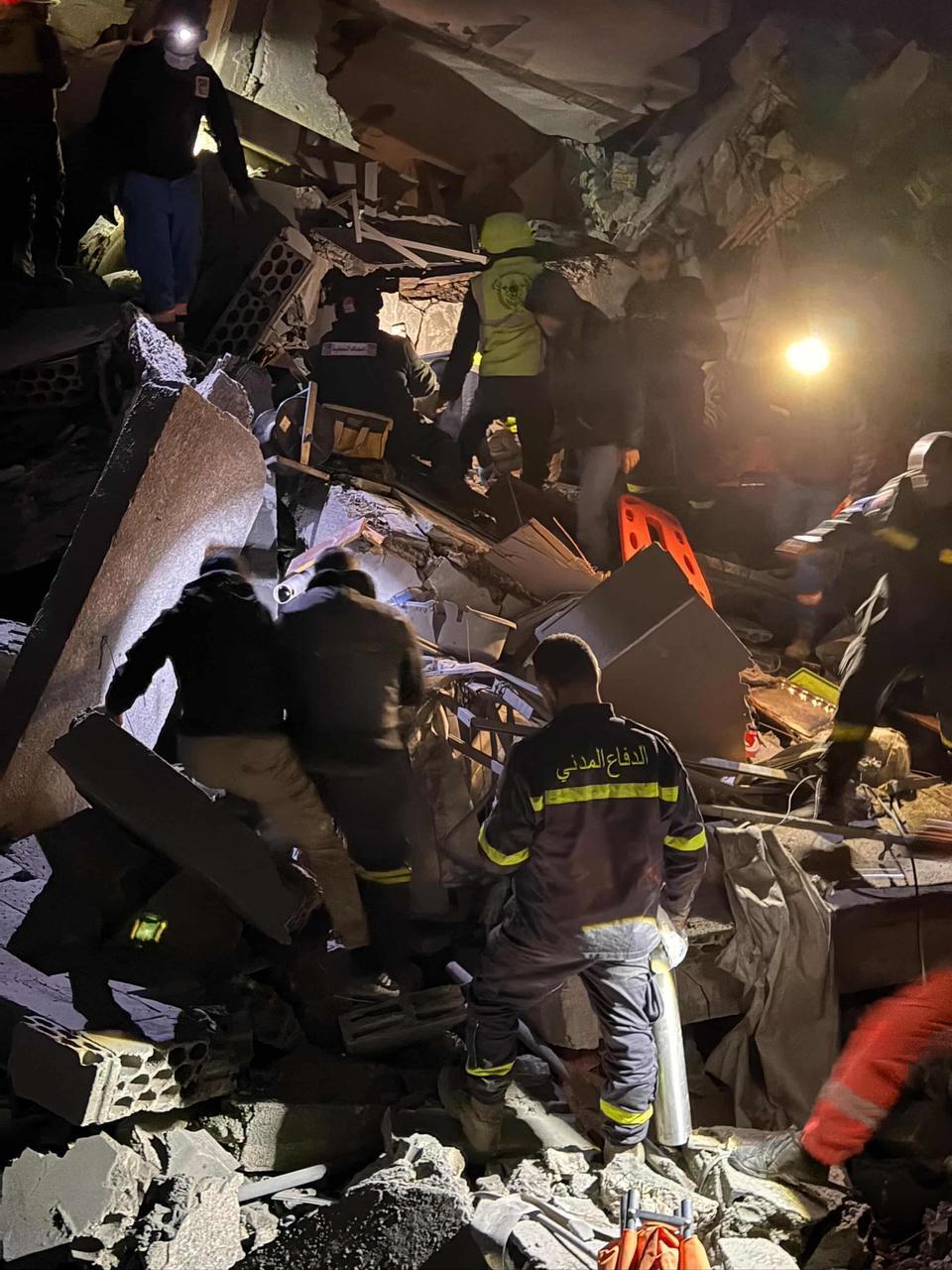 غارات على أهداف بمديني صور جنوبي لبنان (وفق البند 27 أ) غارات على أهداف بمديني صور جنوبي لبنان