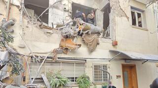 أضرار جسيمة جراء رشقة صاروخية من إيران