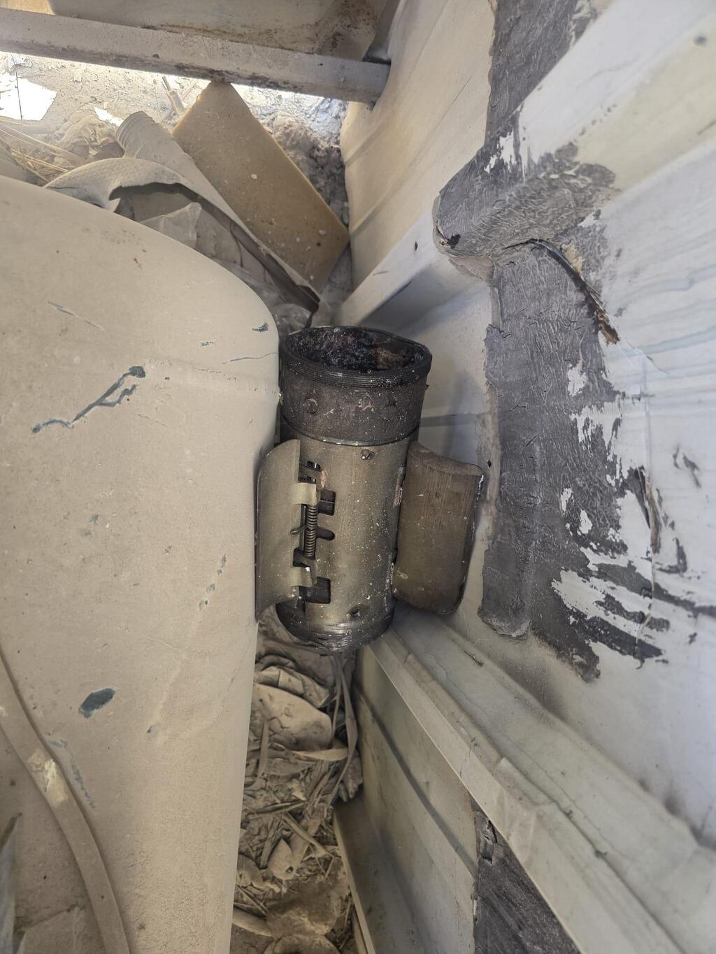 أضرار جسيمة جراء سقوط شظايا في مجد الكروم