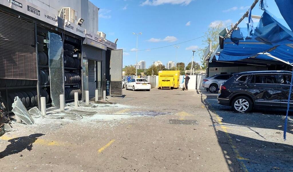 أضرار جسيمة جراء رشقة صاروخية من إيران