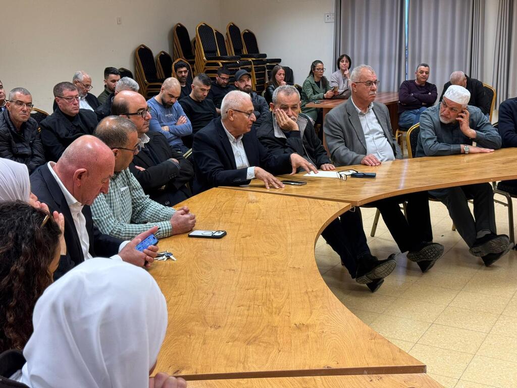 اجتماع لجنة المتابعة في بلدية عرابة 