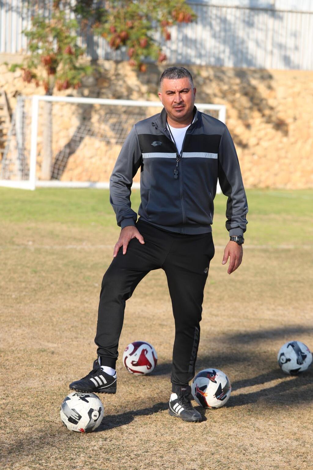 أبناء مصمص يعودون إلى العشب الأخضر 