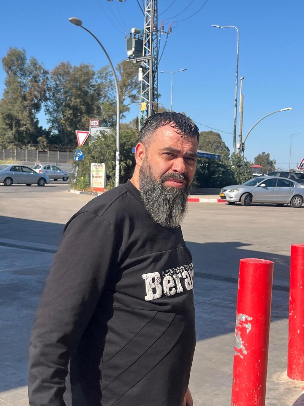 صافرات الإنذار تُربك المتسوقين في المراكز التجارية (راديو الناس) صافرات الإنذار تُربك المتسوقين في المراكز التجارية