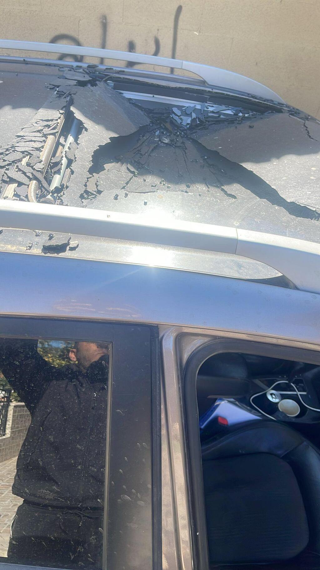 أضرار في مركبات جراء سقوط شظايا في بلدة معاوية بوادي عارة