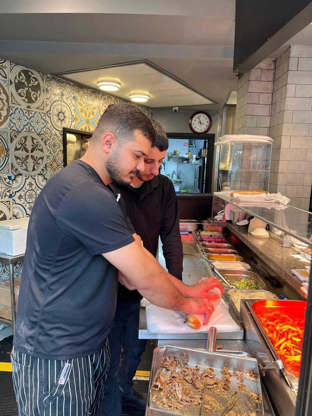 أجواء رمضان في يافا في ظل أجواء الحرب (راديو الناس) أجواء رمضان في يافا في ظل أجواء الحرب