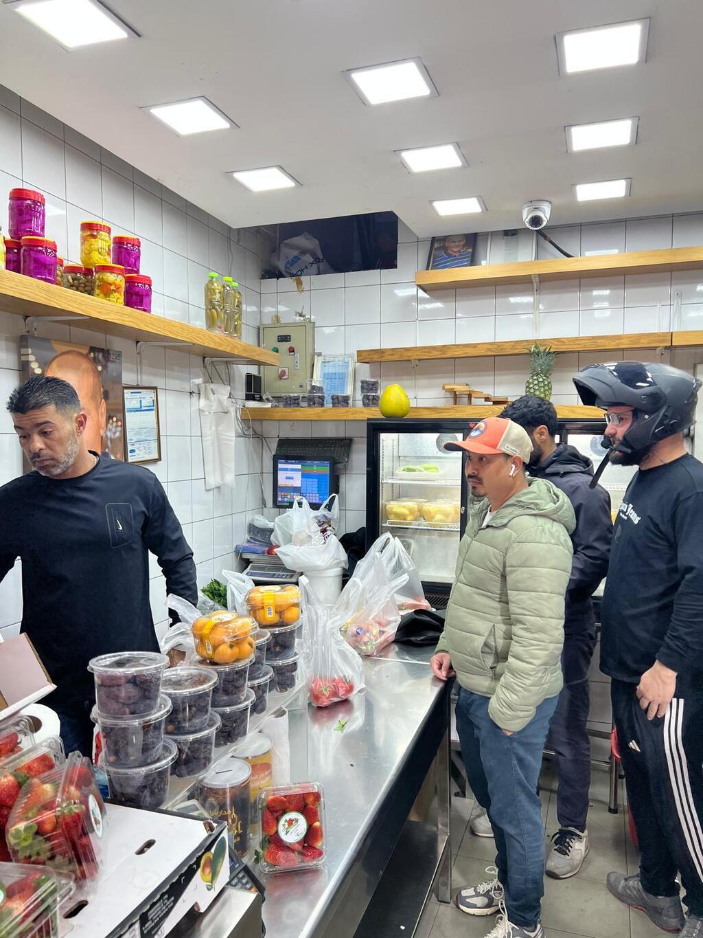 أجواء رمضان في يافا في ظل أجواء الحرب (راديو الناس) أجواء رمضان في يافا في ظل أجواء الحرب