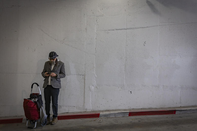 أضرار في مركز البلاد إثر هجوم صاروخي من إيران