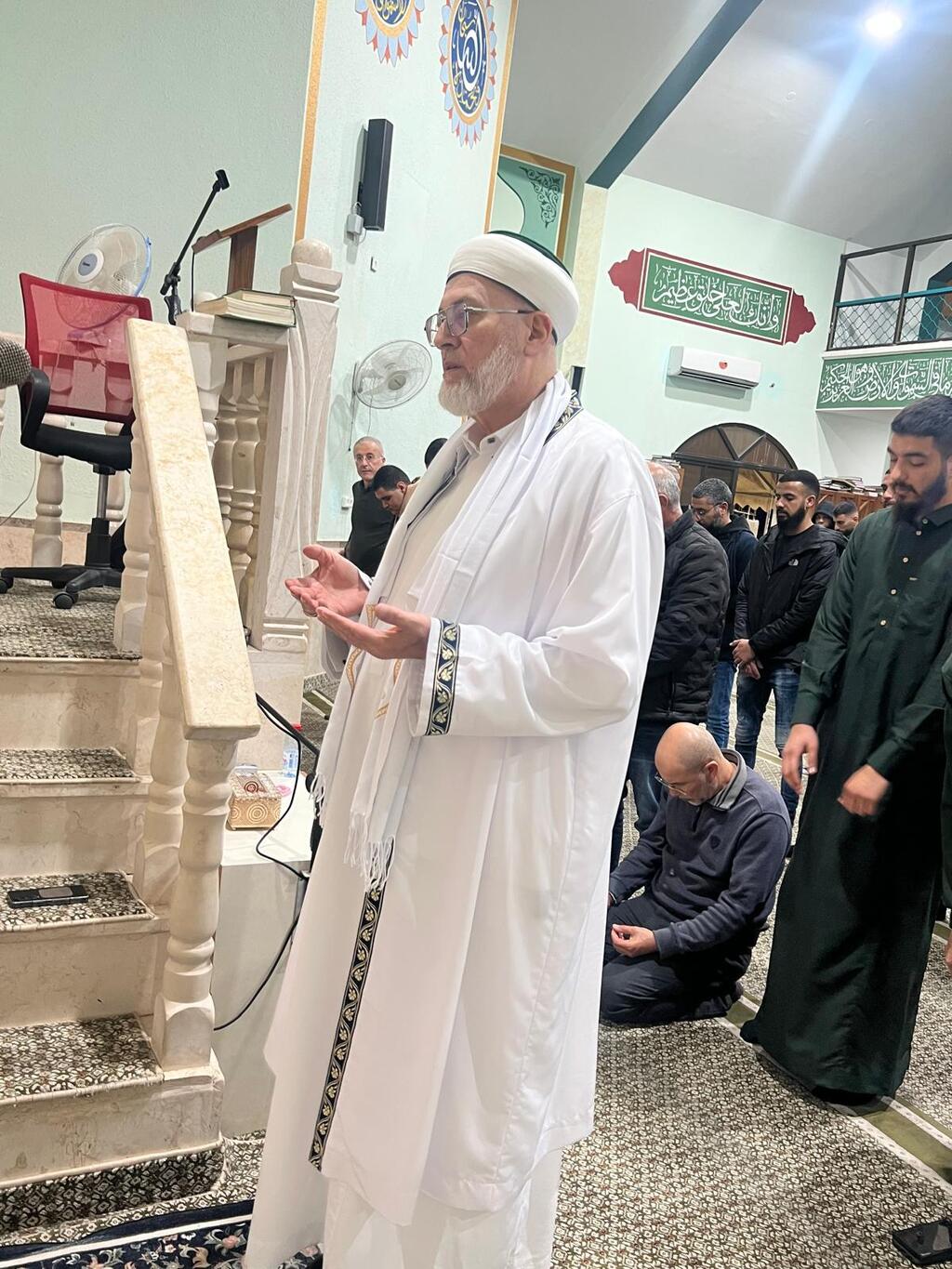 تراويح تحت صفارات الإنذار والقصف في عرعرة (راديو الناس) تراويح تحت صفارات الإنذار والقصف في عرعرة