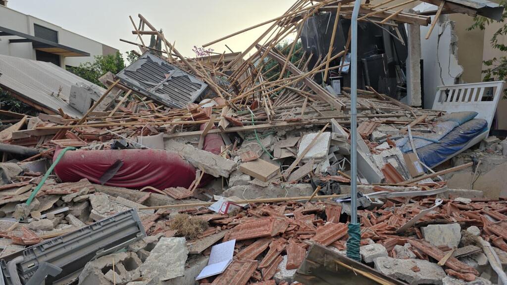 صواريخ الحرب تتسبب بأضرار مادية جسيمة