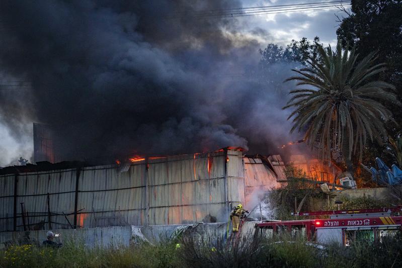 أضرار في مركز البلاد إثر هجوم صاروخي من إيران