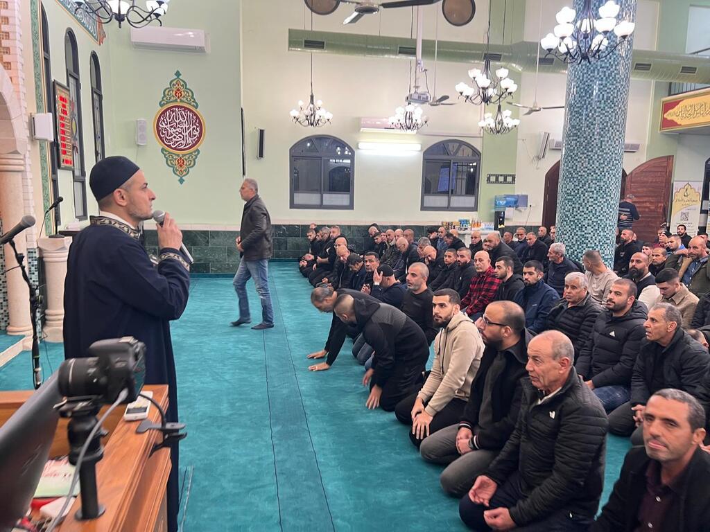 كفرقرع: ابتهالات وتواشيح في وداع رمضان واستقبال ليلة القدر (راديو الناس) كفرقرع: ابتهالات وتواشيح في وداع رمضان واستقبال ليلة القدر