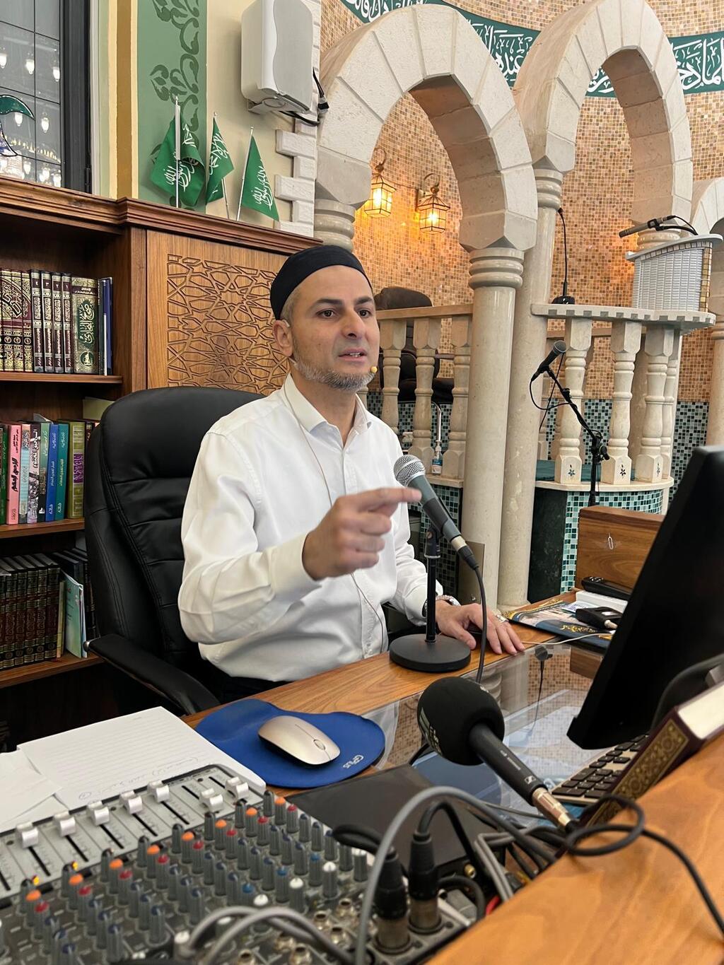 كفرقرع: ابتهالات وتواشيح في وداع رمضان واستقبال ليلة القدر (راديو الناس) كفرقرع: ابتهالات وتواشيح في وداع رمضان واستقبال ليلة القدر