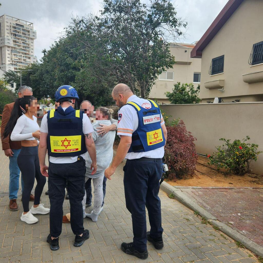 سقوط شظايا في عدة مواقع بمنطقة المركز (نجمة داوود الحمراء) سقوط شظايا في عدة مواقع بمنطقة المركز