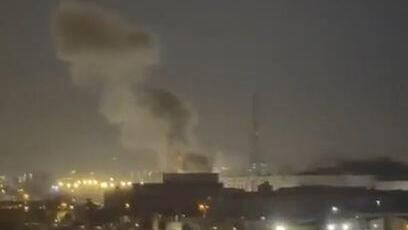 هجوم بالمسيرات على السفارة الأمريكية في بغداد والدخان يتصاعد بالمكان