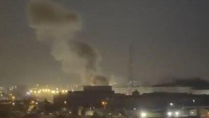 هجوم بالمسيرات على السفارة الأمريكية في بغداد والدخان يتصاعد بالمكان