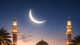 السعودية تعلن تعذّر رؤية هلال شوال والجمعة أول أيام عيد الفطر