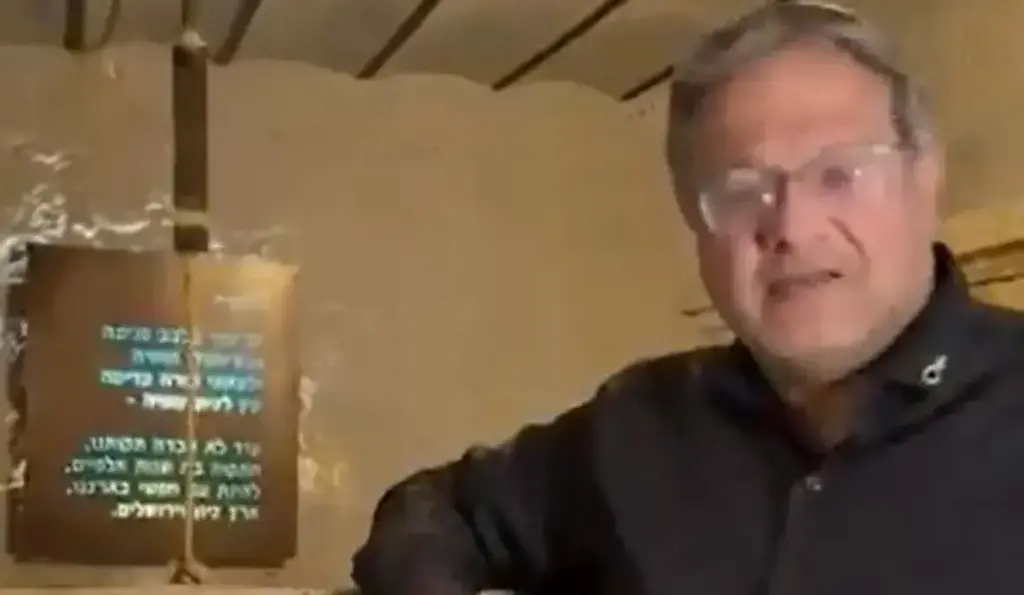 بن غفير يصوّر فيديو للترويج لعقوبة الإعدام داخل موقع تذكاري للاتسل