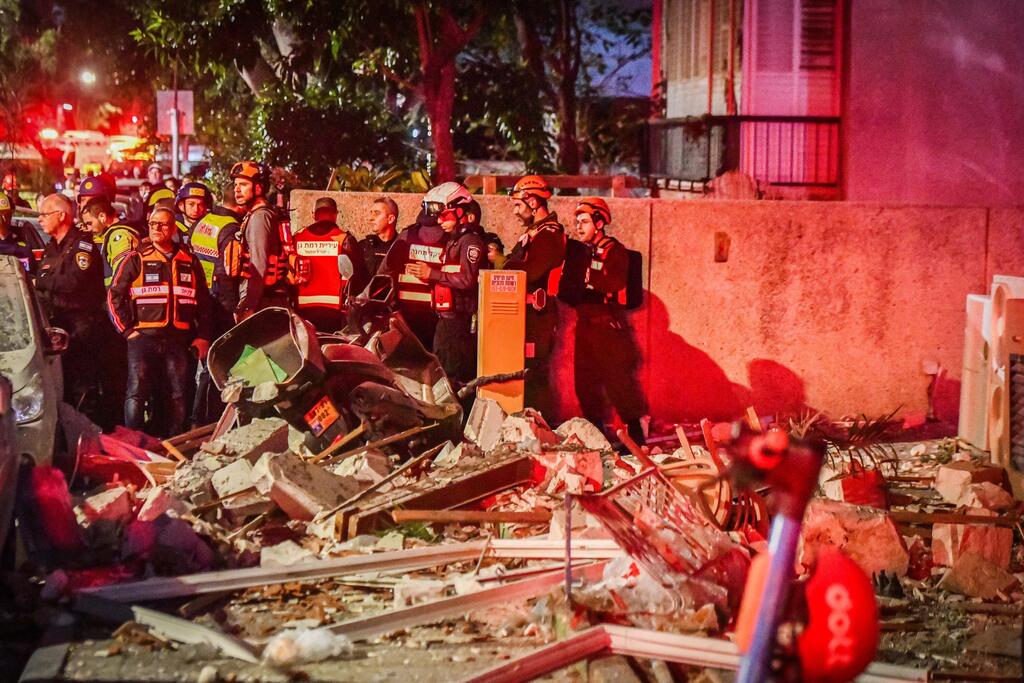 أضرار واسعة في منطقة المركز وتل أبيب جراء صواريخ من إيران 