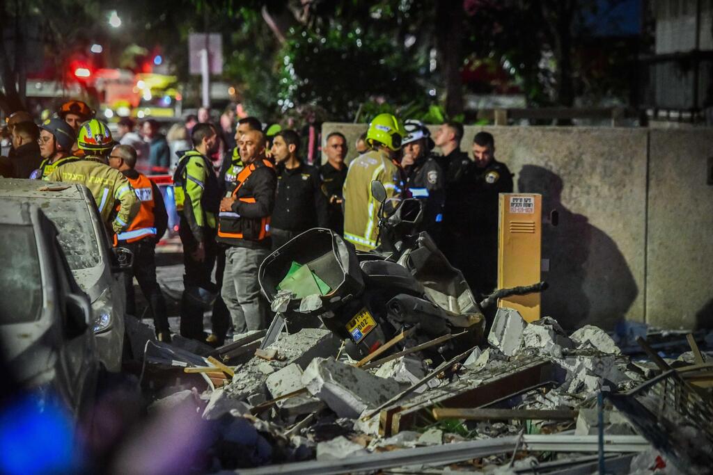 أضرار واسعة في منطقة المركز وتل أبيب جراء صواريخ من إيران 