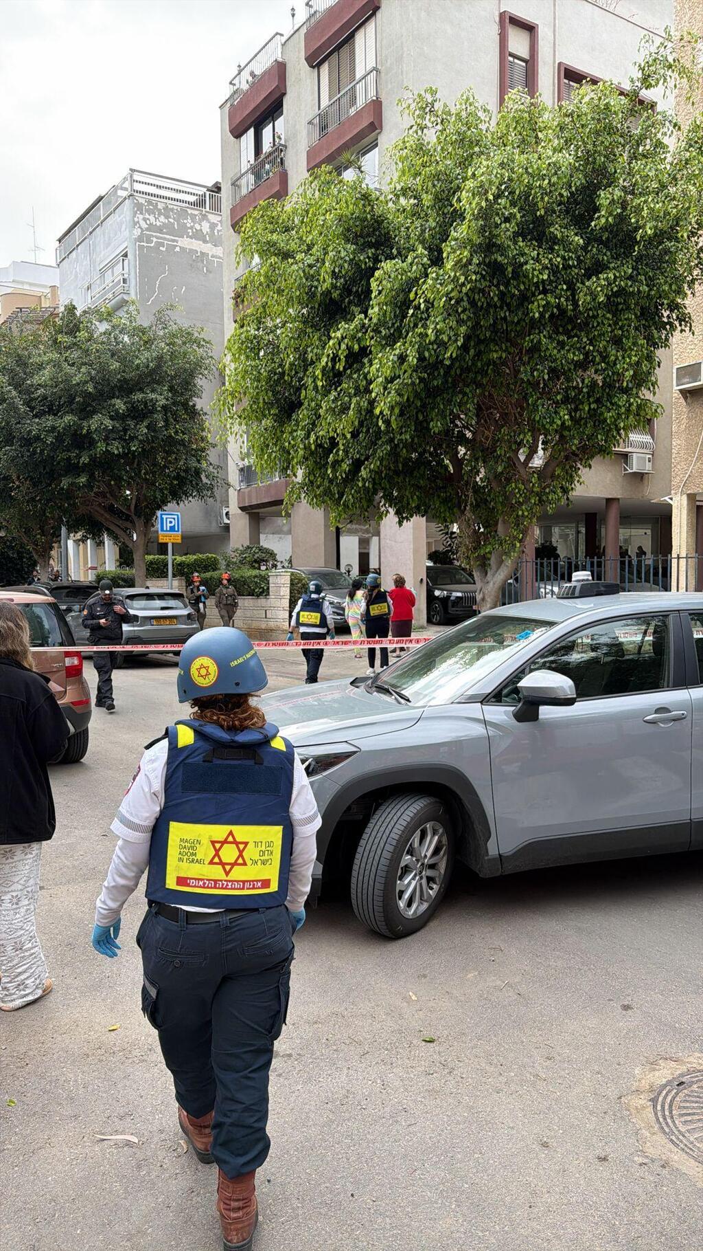 أضرار في 8 مواقع بالمركز بعد قصف إيراني وإصابة طفيفة (تُستخدم هذه الصورة بموجب البند 27 أ من قانون الحقوق الأدبية (2007)) أضرار في 8 مواقع بالمركز بعد قصف إيراني وإصابة طفيفة